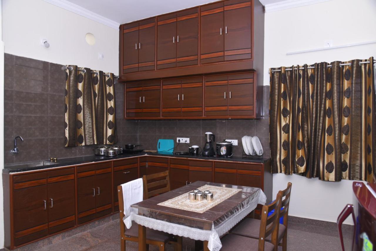Four Seasons Home Stay Tirupati Kültér fotó