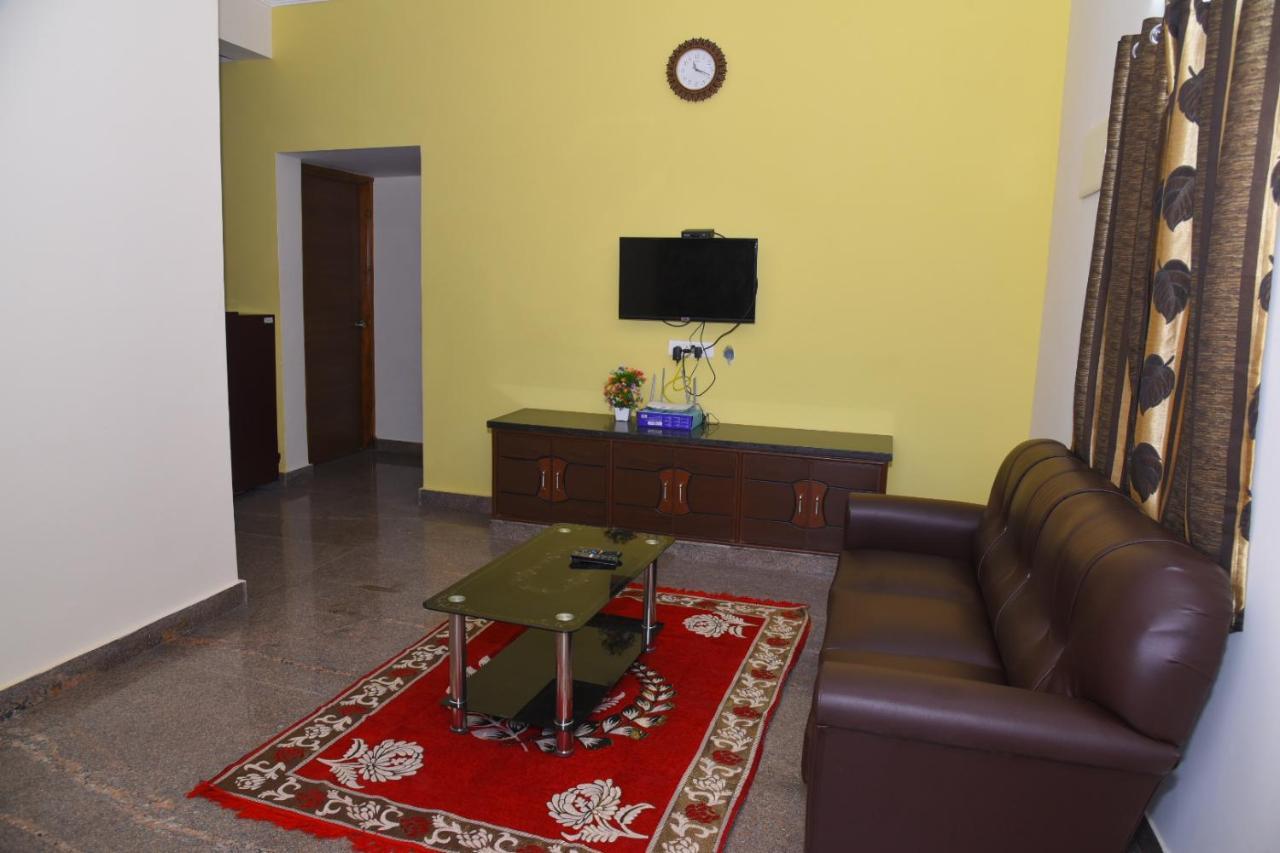 Four Seasons Home Stay Tirupati Kültér fotó
