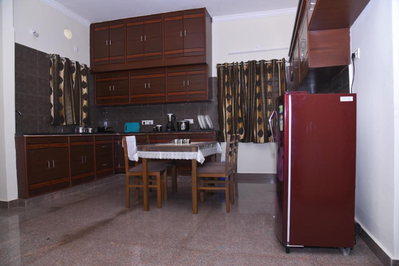 Four Seasons Home Stay Tirupati Kültér fotó