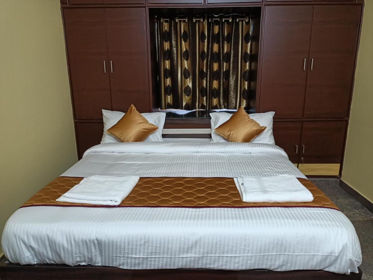 Four Seasons Home Stay Tirupati Kültér fotó