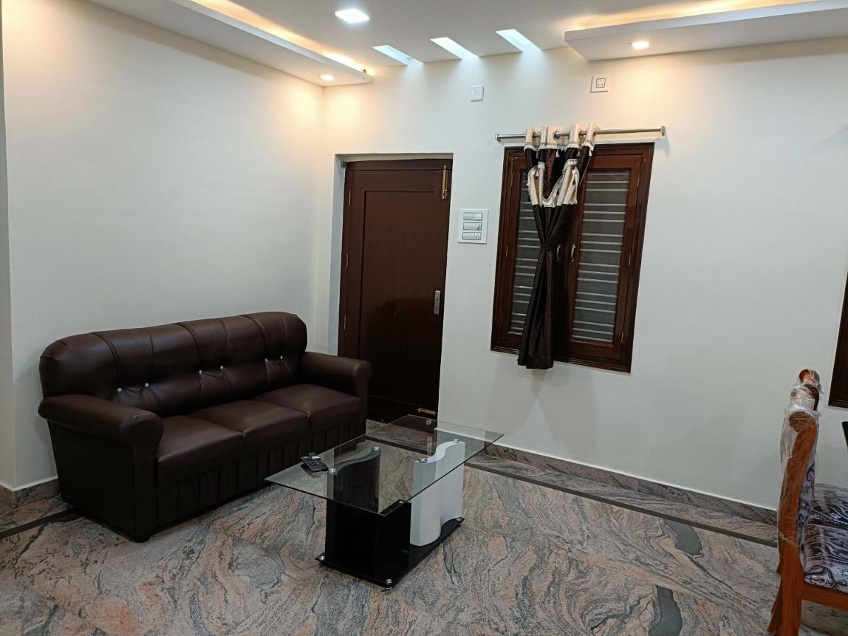 Four Seasons Home Stay Tirupati Kültér fotó